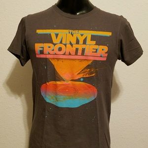 Men's The Vinyl Frontier t-shirt Sz Med